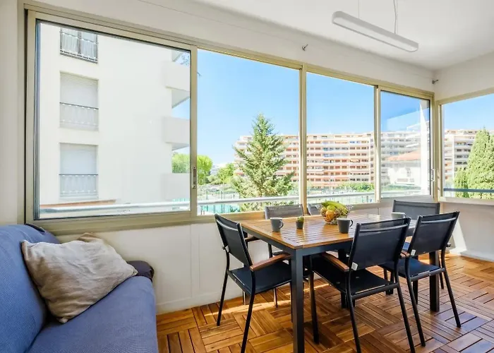 Croisette Beach Apartment 2 Bedroom And Terrace