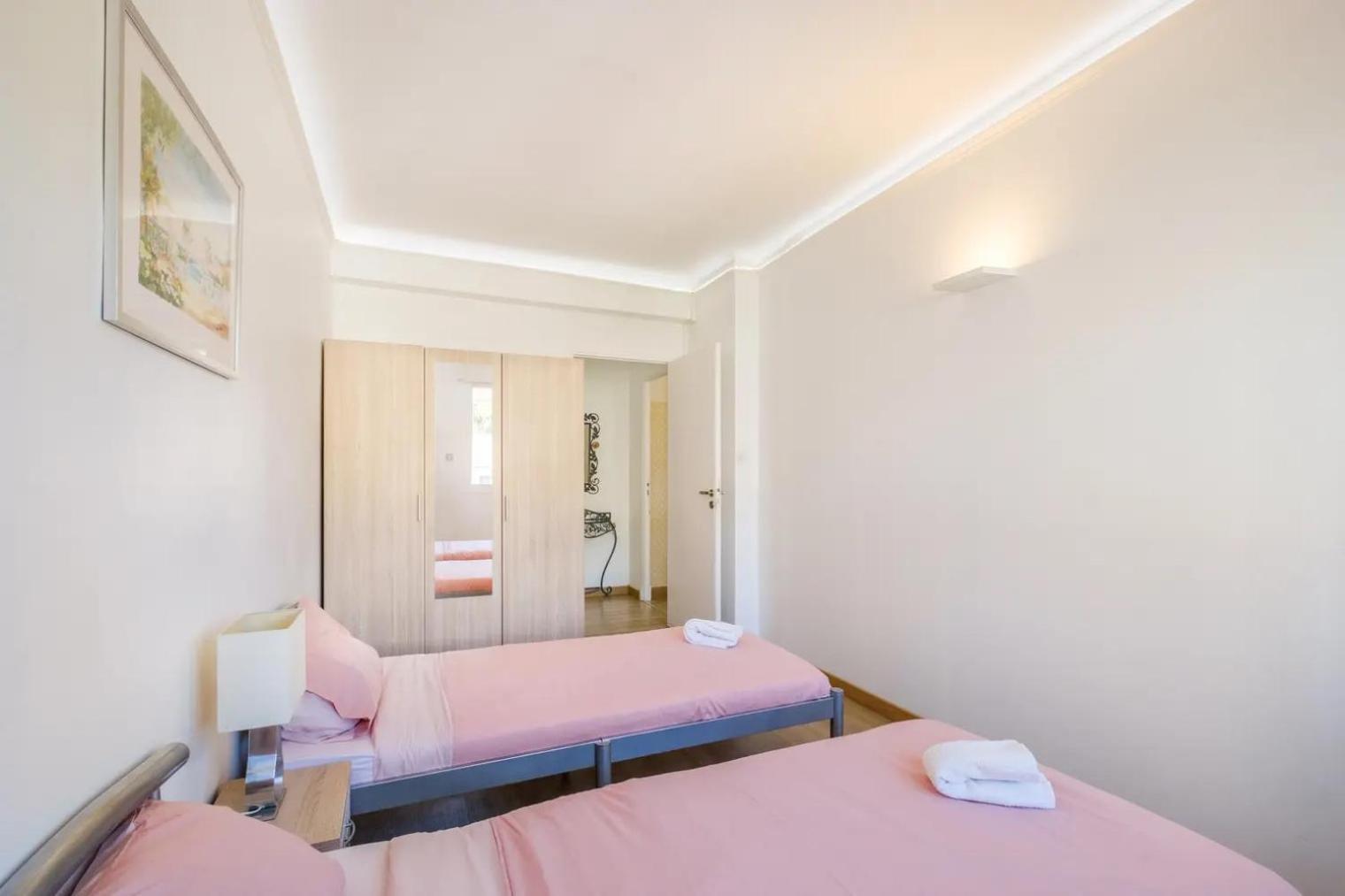 Croisette 2 Bedroom And Terrace Cannes